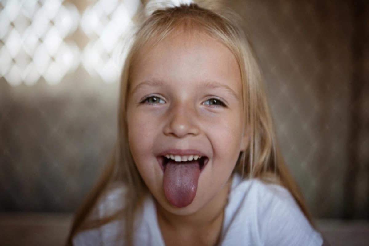 Causes Of Black Spots On Tongue: When Should You Worry?