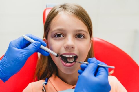 Kid-Friendly-Dentist-RR
